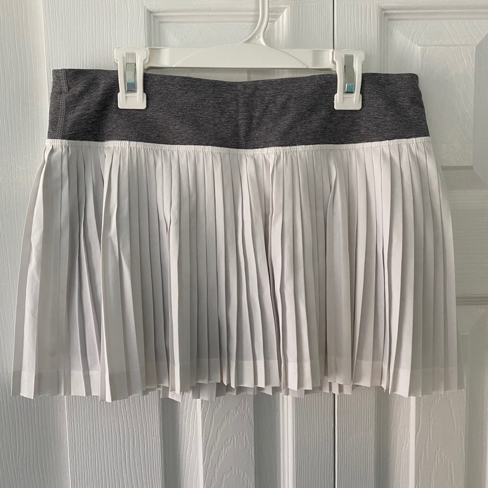 Lululemon pleat to street skirt